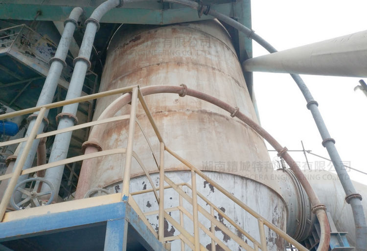 美运行一年的尊龙人生就是博首页特瓷耐磨陶瓷管道外观无破损、运行无走漏