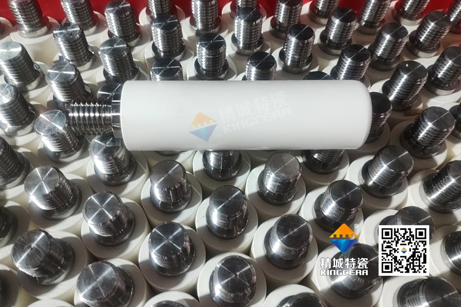 离别金属污染与断裂：：纯陶瓷棒钉助力锂电砂磨机棒钉优化升级